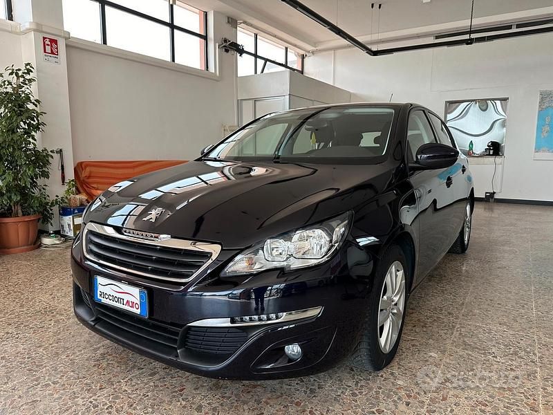 Blu Usata 2016 Peugeot 308 Business-Line Tre volumi | 13.500 € (Molto cara) - Immagine 1/4