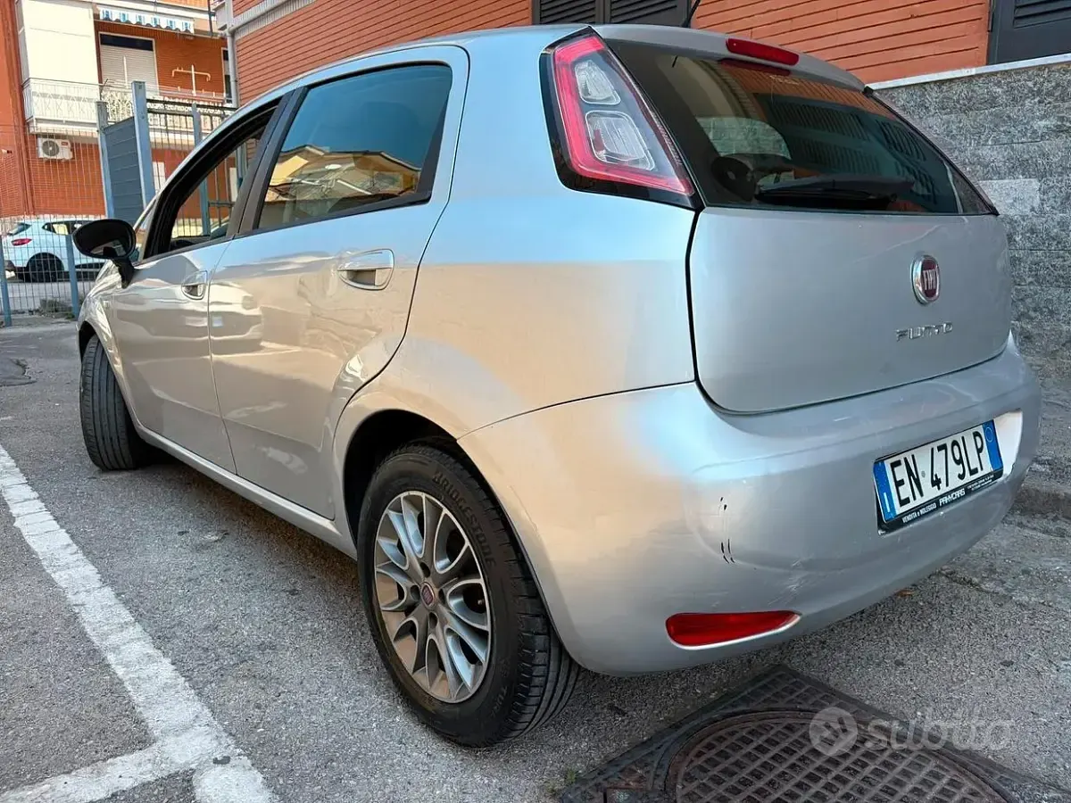 Usata Fiat Punto Sport 95 CV (69 kW) 2012 Grigio Utilitaria