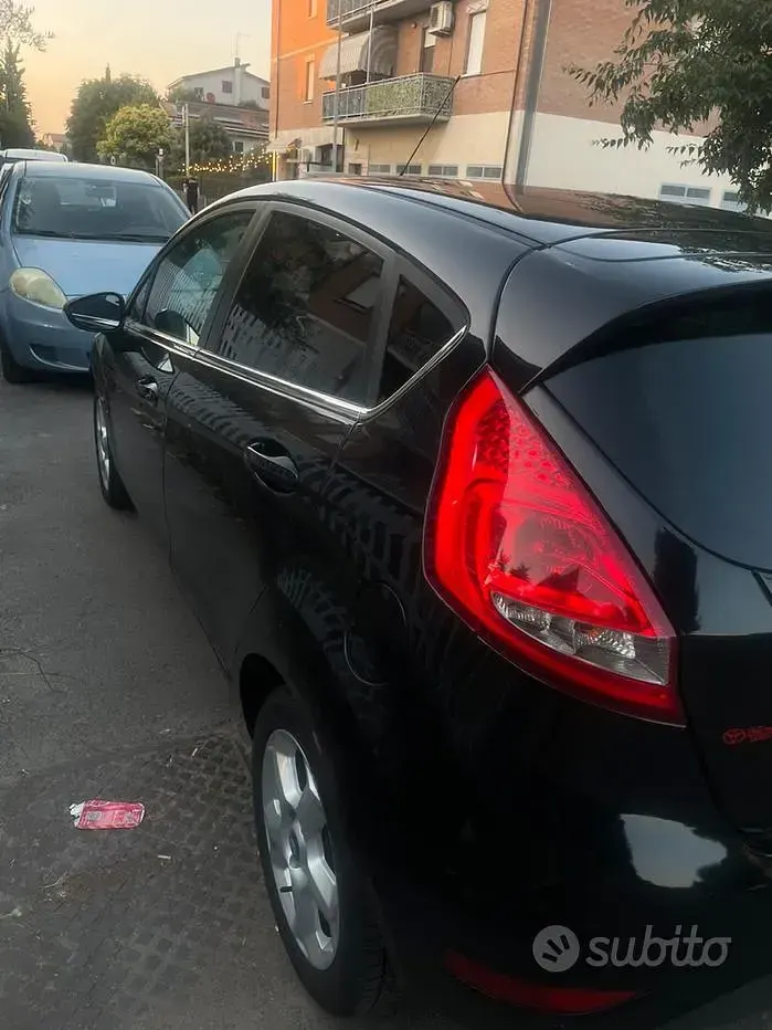 Usata Ford Fiesta Titanium 68 CV (50 kW) 2011 Nero Berlina