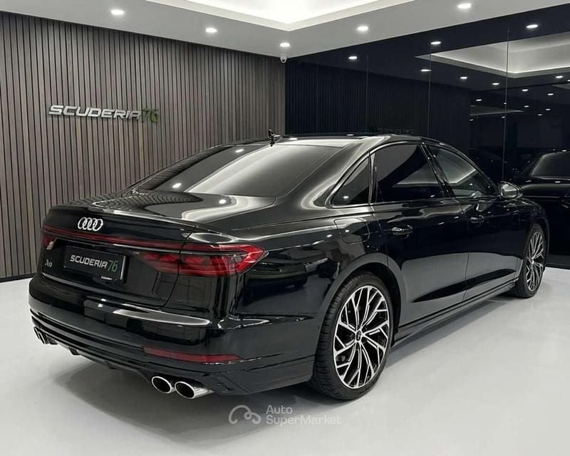 Usata Audi S8 Ambiente 571 CV (419 kW) 2023 Nero brillante Berlina