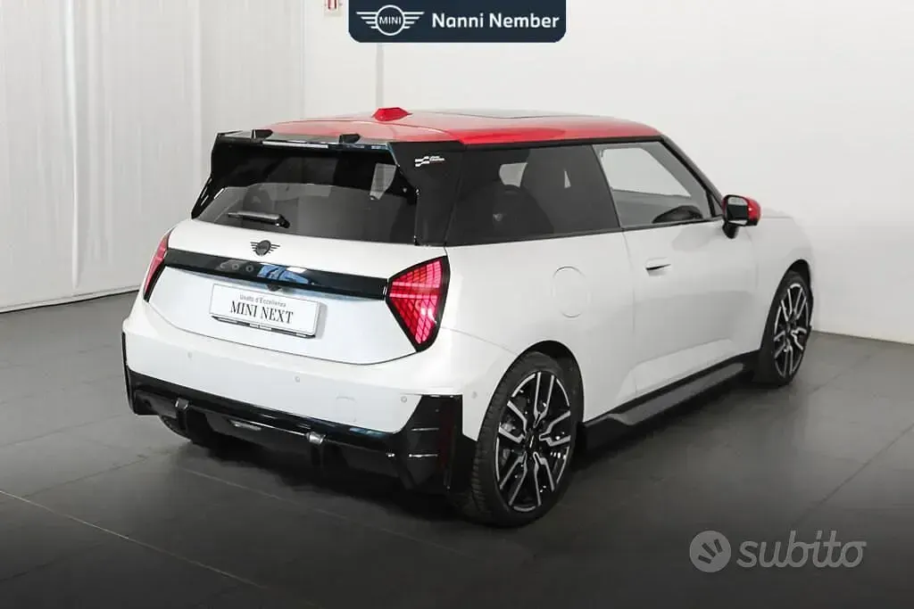 Usata Mini John Cooper Works 184 CV (135 kW) 2024 Bianco Utilitaria