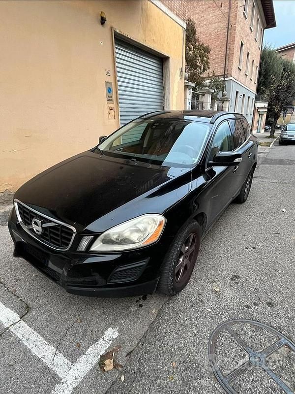 Usata Volvo XC60 R-Design 205 CV (150 kW) 2012 Nero SUV