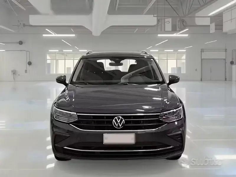 Usata VW Tiguan Life 122 CV (89 kW) 2022 Grigio SUV