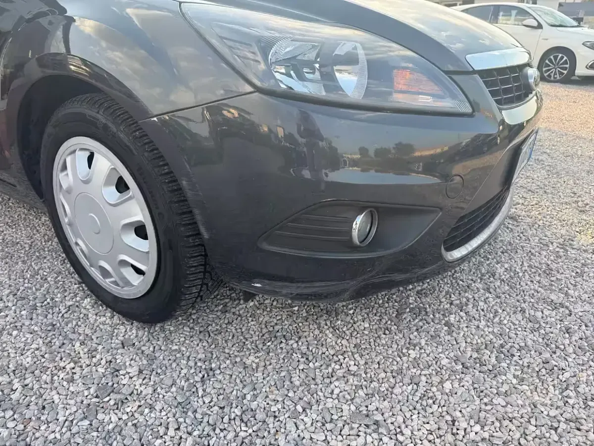 Usata Ford Focus 90 CV (66 kW) 2009 Grigio Berlina