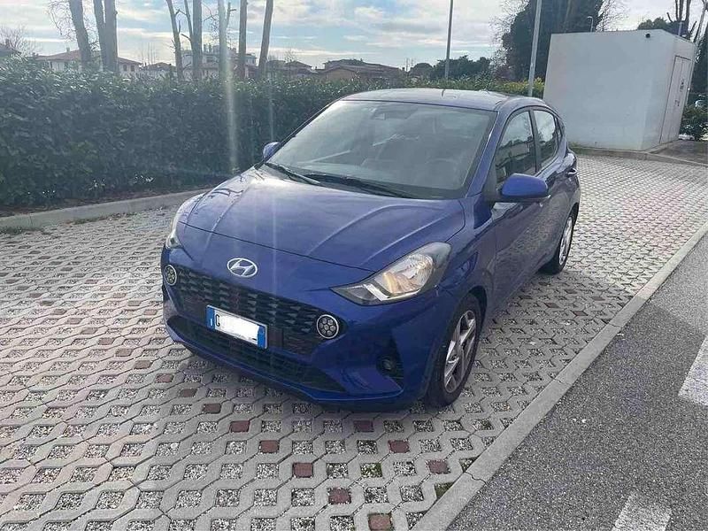 Usata Hyundai i10 65 CV (47 kW) 2022 Blu/azzurro Utilitaria