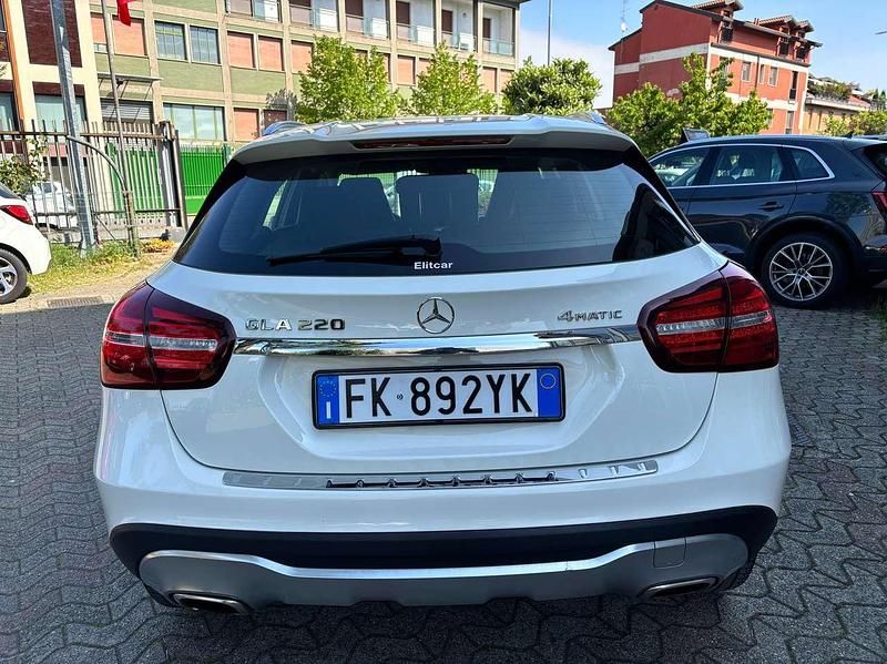 Usata Mercedes GLA220 Business 184 CV (135 kW) 2017 Bianco SUV