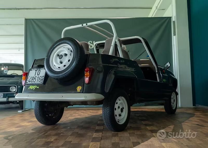 Usata Renault R4 33 CV (24 kW) 1987 Nero(met.) Utilitaria