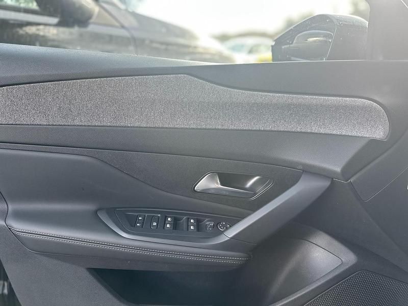 Usata Peugeot 308 Allure 131 CV (96 kW) 2024 Rosso Berlina