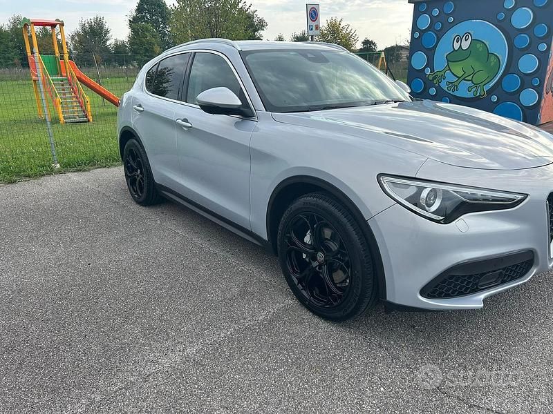 Usata Alfa Romeo Stelvio 201 CV (147 kW) 2020 Grigio SUV