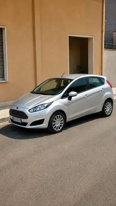 Usata Ford Fiesta Titanium 92 CV (67 kW) 2014 Utilitaria