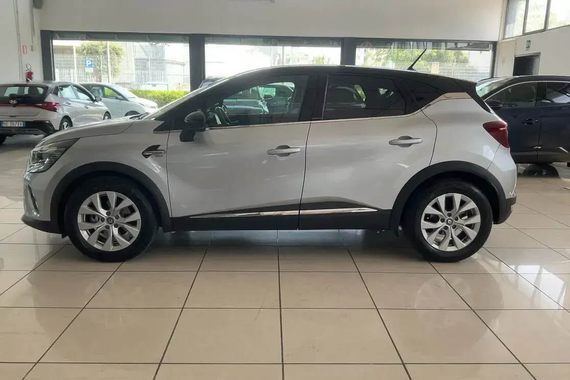 Usata Renault Captur Intens 143 CV (105 kW) 2021 Grigio SUV