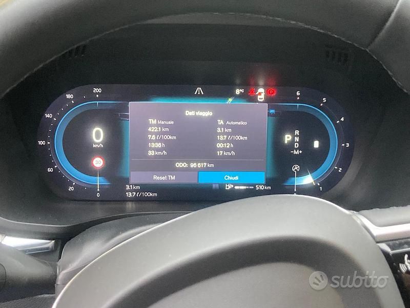 Usata Volvo XC60 R-Design 197 CV (144 kW) 2021 Grigio SUV