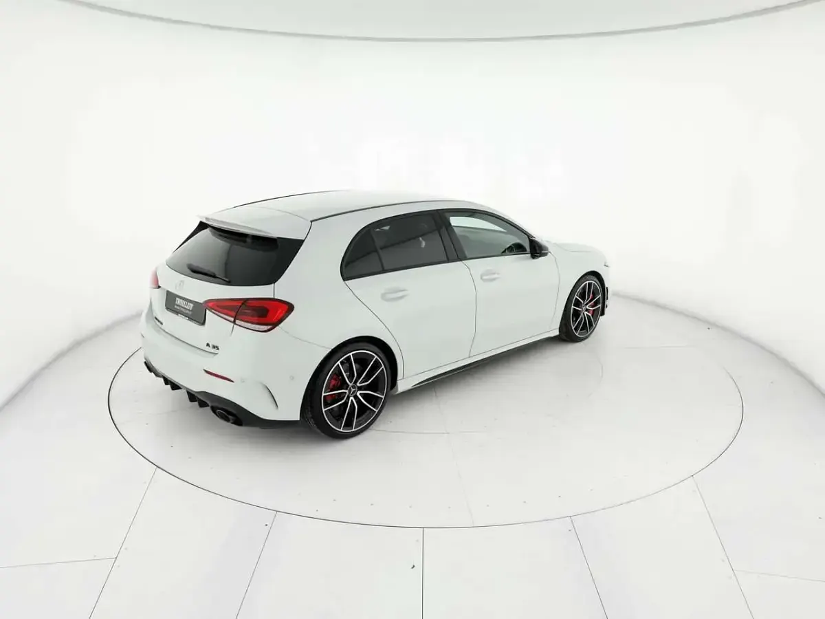 Begagnad Mercedes A35 AMG AMG 306 HK (225 kW) 2022 Vit Sedan