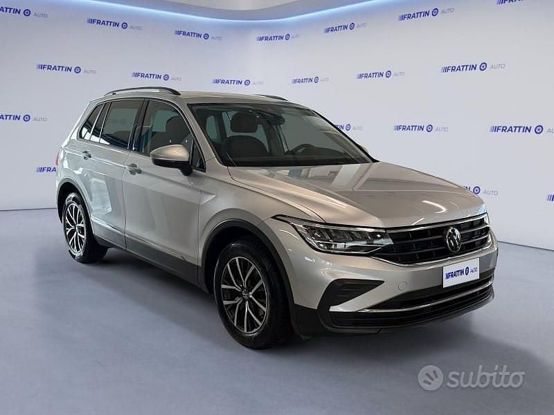 Usata VW Tiguan Life 131 CV (96 kW) 2021 Grigio SUV