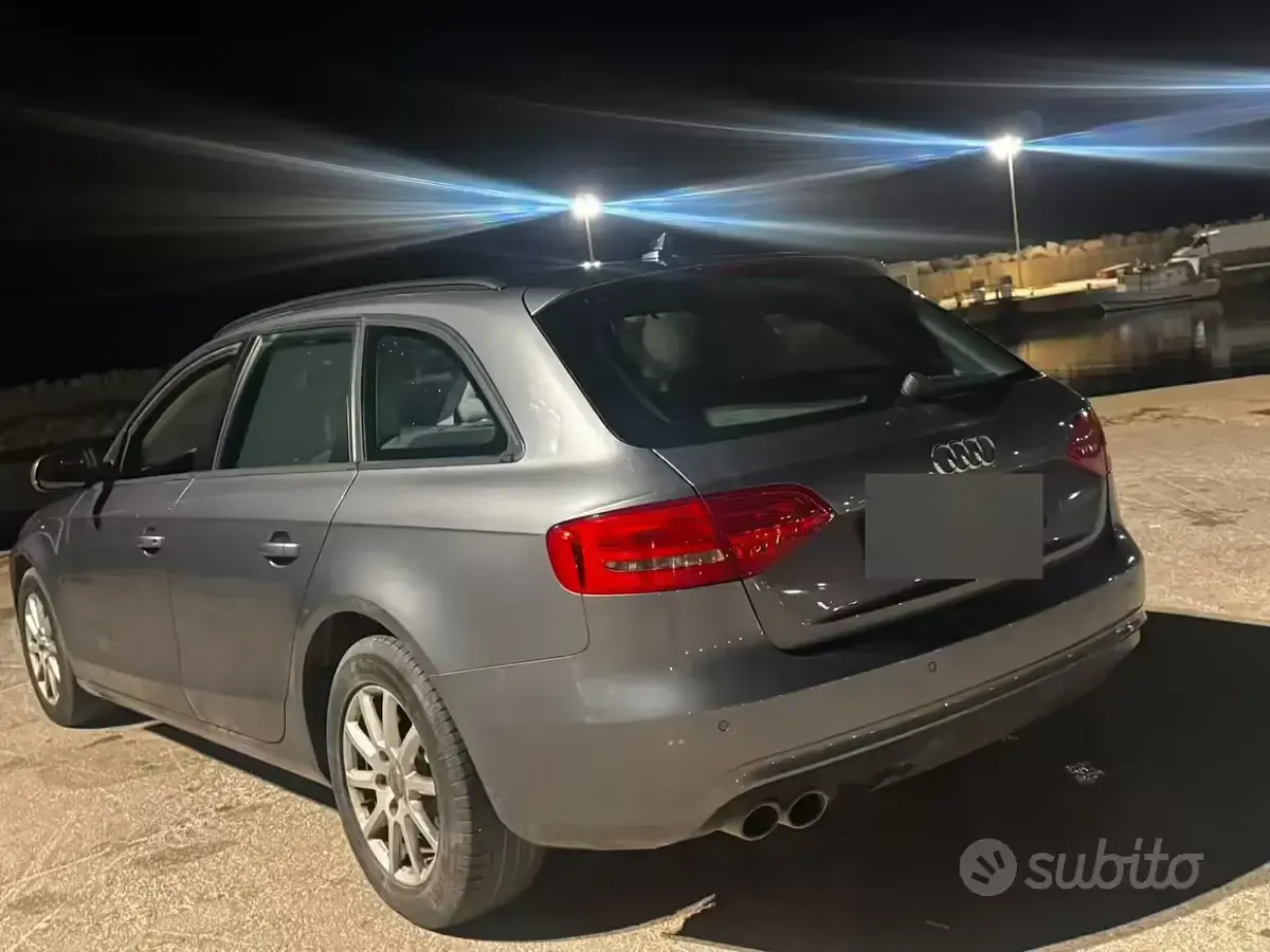 Usata Audi A4 143 CV (105 kW) 2012 Grigio Station wagon