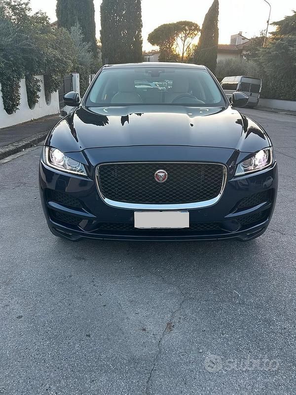 Usata Jaguar F-Pace Prestige 180 CV (132 kW) 2020 Blu SUV