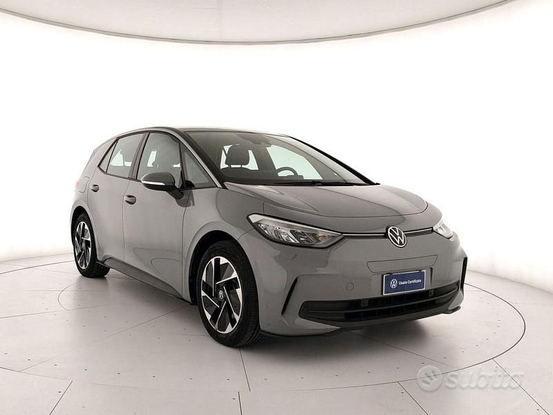 Usata VW ID.3 Pro Performance 150 kW (204 CV) 2024 Moonstone grey nero Utilitaria