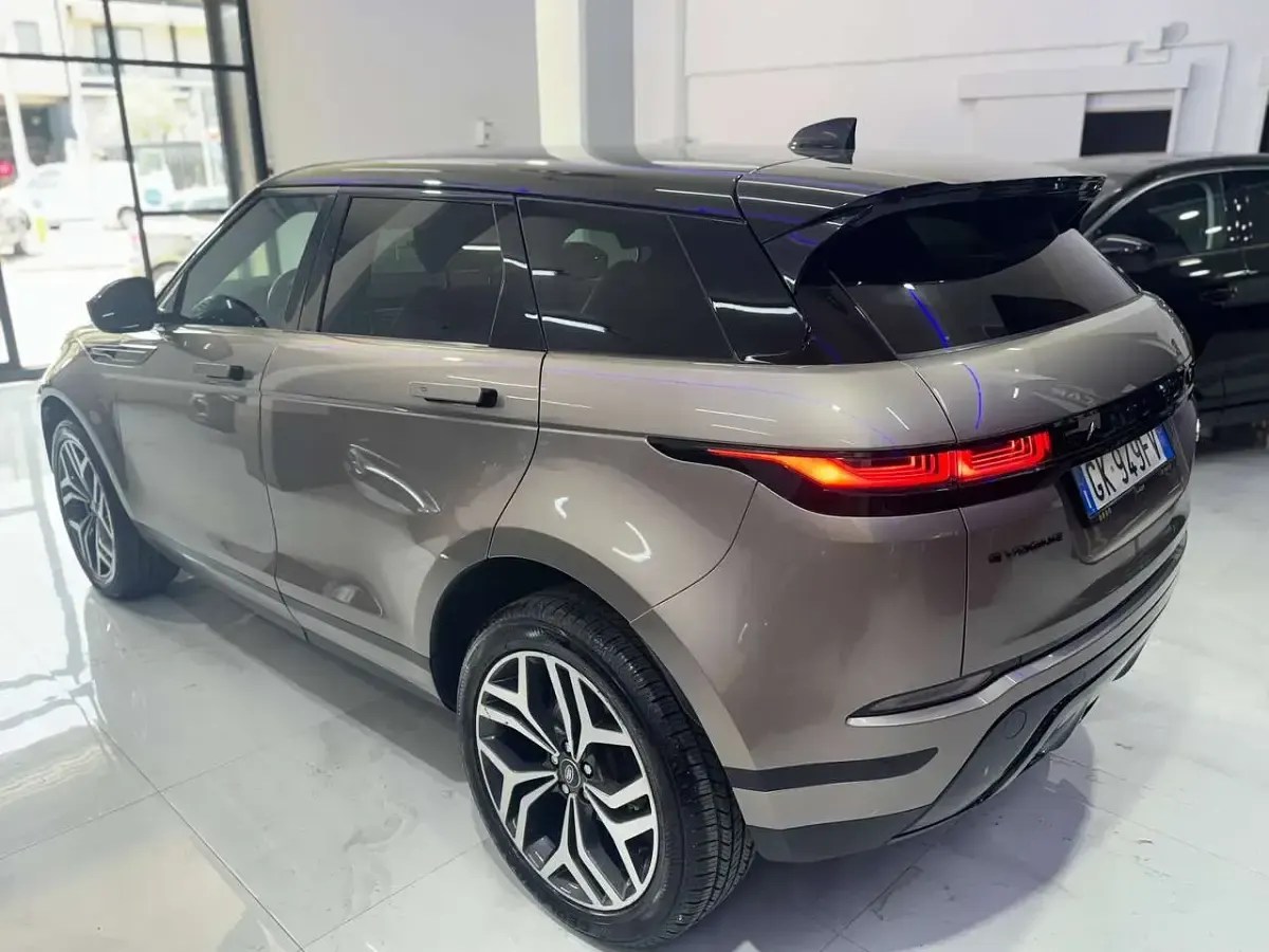 Usata Land Rover Range Rover evoque SE 163 CV (119 kW) 2022 Lantau bronze metallizzato SUV