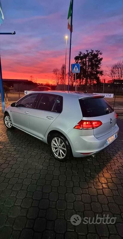 Usata VW Golf VII 110 CV (80 kW) 2016 Grigio Utilitaria