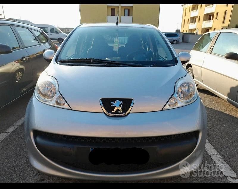 Usata Peugeot 107 54 CV (39 kW) 2007 Grigio Utilitaria
