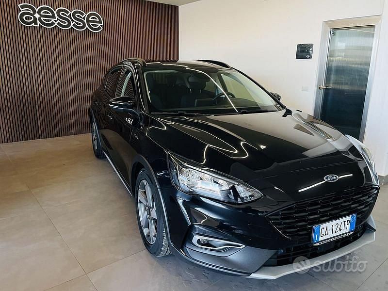 Usado Ford Focus ST-Line 120 HP (88 kW) 2020 Preto Sedan
