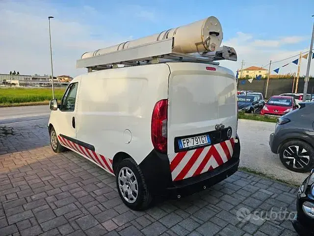Usata Fiat Doblò 120 CV (88 kW) 2018 Bianco Monovolume