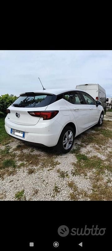 Usata Opel Astra 110 CV (80 kW) 2016 Bianco Coupé