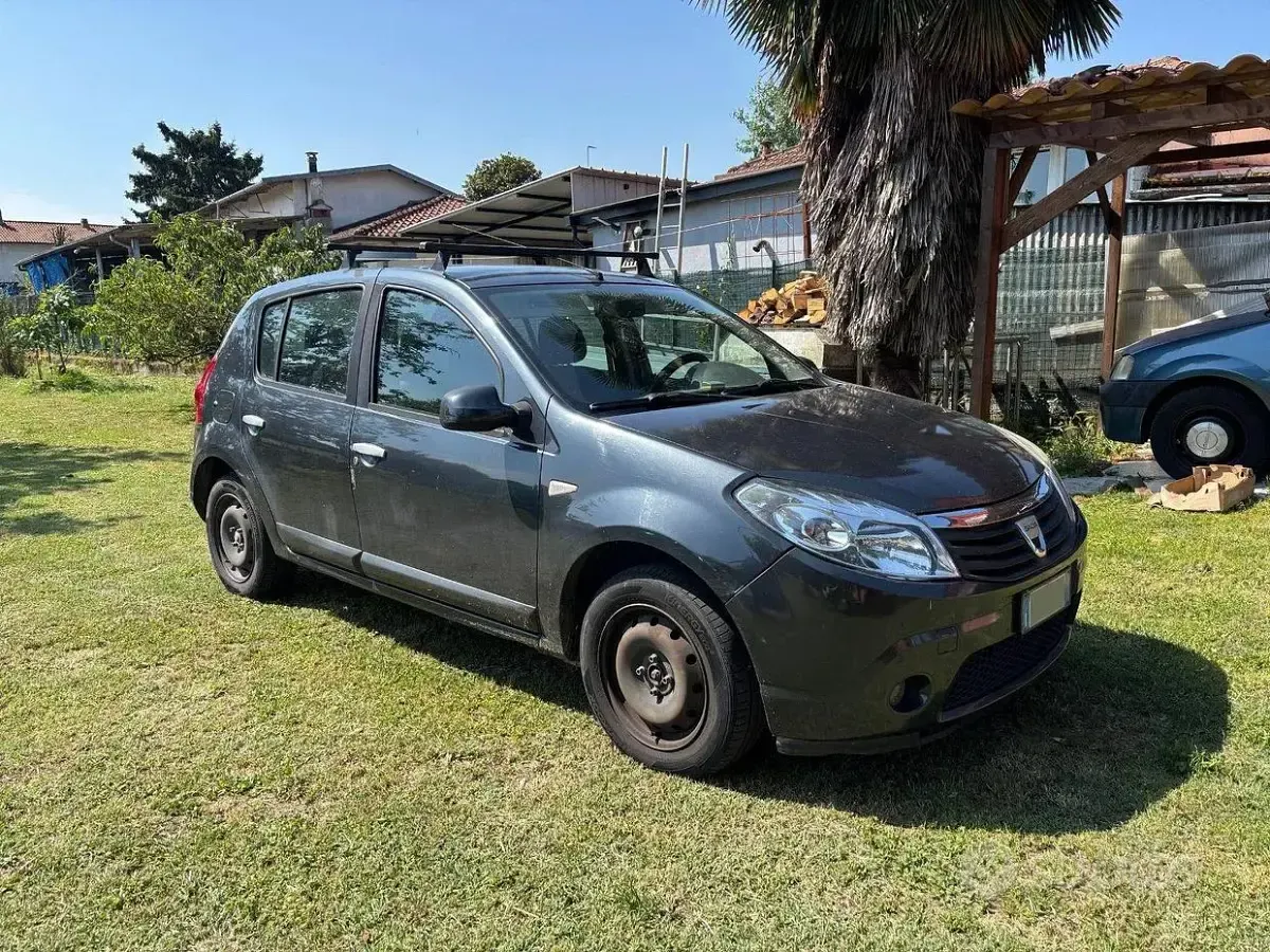 Usata Dacia Sandero 75 CV (55 kW) 2009 Grigio Utilitaria