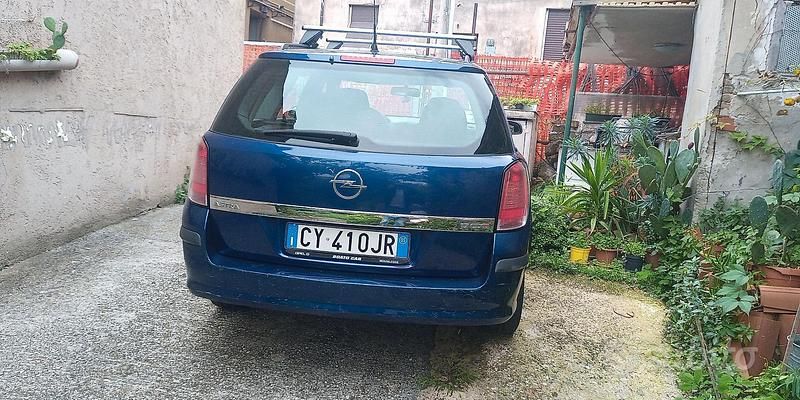 Usata Opel Astra 101 CV (74 kW) 2006 Blu Station wagon