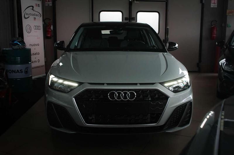 Nuova Audi A1 Sportback S-Line 116 CV (85 kW) 2026 Argento cavo / nero Utilitaria