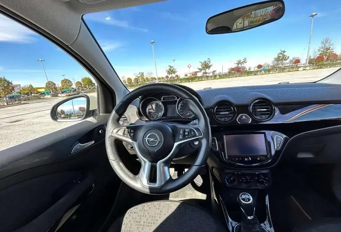 Usata Opel Adam 69 CV (50 kW) 2015 Bluazzurro Utilitaria