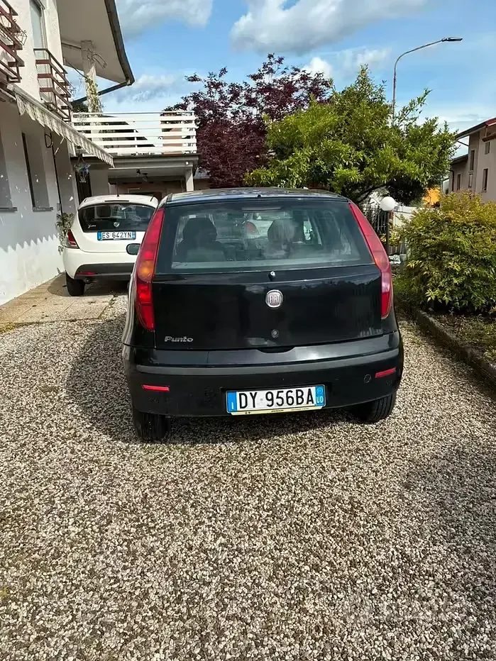 Usata Fiat Punto Classica 60 CV (44 kW) 2009 Nero Utilitaria