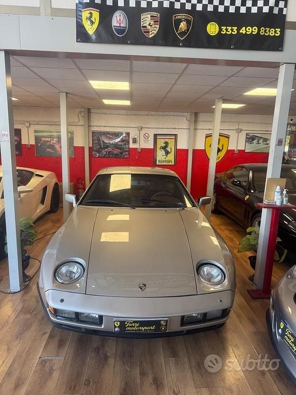 Usata Porsche 928 310 CV (228 kW) 1983 Grigio Coupé