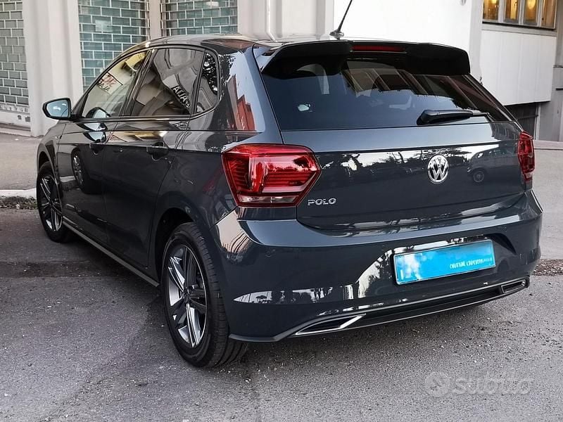Usata VW Polo R-line 116 CV (85 kW) 2018 Grigio Utilitaria