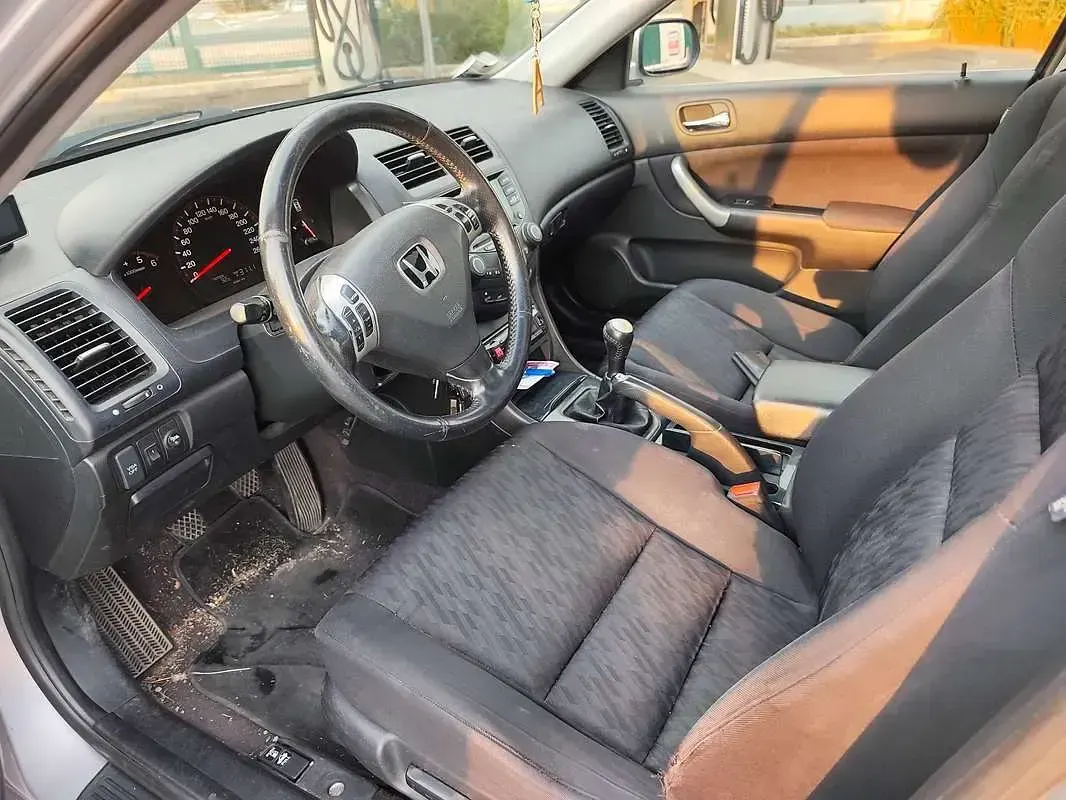 Usata Honda Accord Sport 140 CV (102 kW) 2005 Argento Berlina