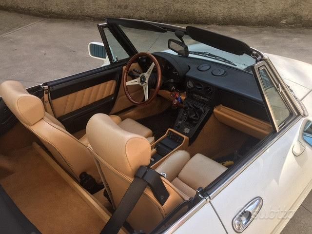Usata Alfa Romeo Spider 117 CV (86 kW) 1991 Bianco Cabrio
