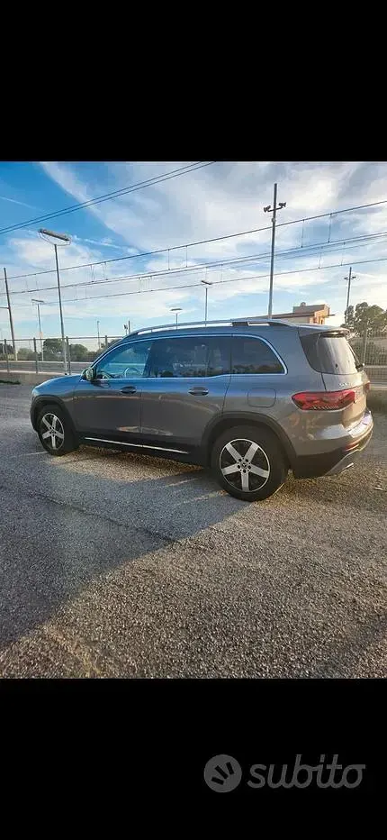 Usata Mercedes GLB200 150 CV (110 kW) 2020 Grigio SUV