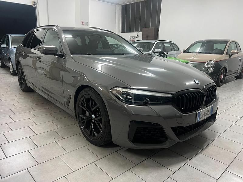 Usata BMW 530 M Sport 249 CV (183 kW) 2022 Grigio Station wagon