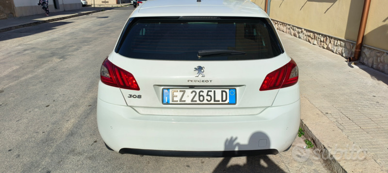 Usato 2015 Peugeot 308 1.6 Diesel 120 CV (10.000 €)