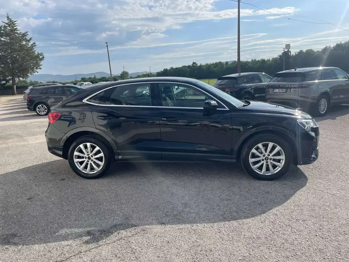 Usata Audi Q3 Sportback Ambiente 150 CV (110 kW) 2022 Nero SUV
