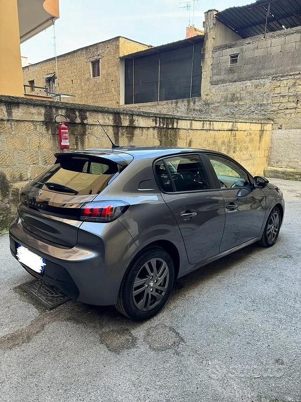 Usata Peugeot 208 Active 75 CV (55 kW) 2022 Grigio Utilitaria