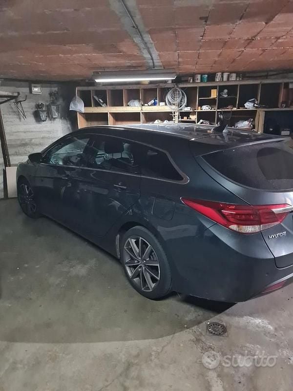 Usata 2016 Hyundai i40 Station wagon | 10.000 € (Buon prezzo) - Immagine 1/4