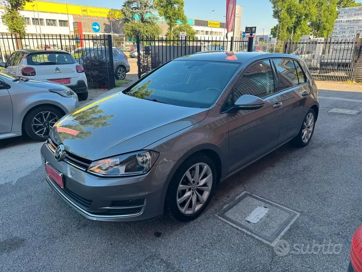 Usata VW Golf VII Highline 122 CV (89 kW) 2014 Grigio Berlina