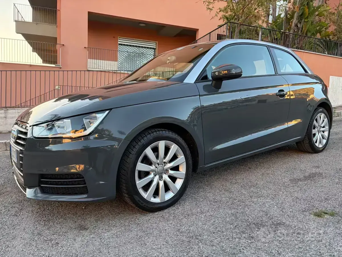 Usata Audi A1 Design 95 CV (69 kW) 2015 Grigio Utilitaria