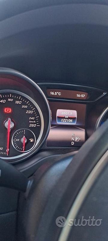 Usata Mercedes CLA200 136 CV (100 kW) 2017 Nero Berlina