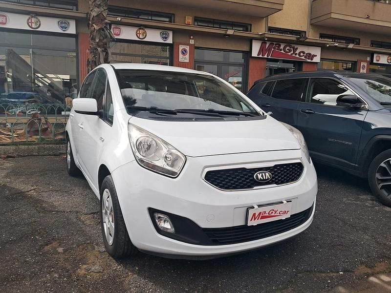 Usata Kia Venga Active 89 CV (65 kW) 2014 Bianco Utilitaria