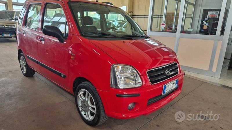 Usata Suzuki Wagon R+ 93 CV (68 kW) 2004 Rosso Monovolume