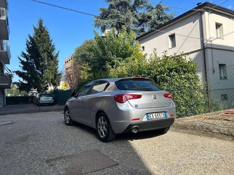 Usata Alfa Romeo Giulietta 105 CV (77 kW) 2015 Utilitaria