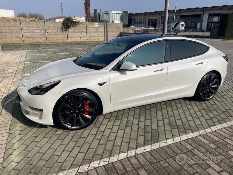 Usata 2020 Tesla Model 3 Performance Tre volumi | 28.000 € (Buon prezzo) - Immagine 1/4