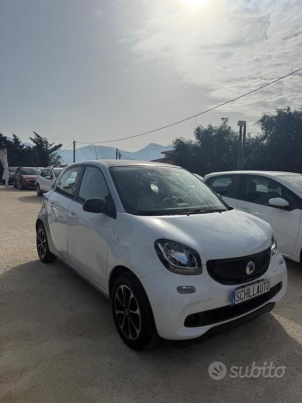 Usata Smart ForFour Passion 70 CV (51 kW) 2017 Bianco Utilitaria